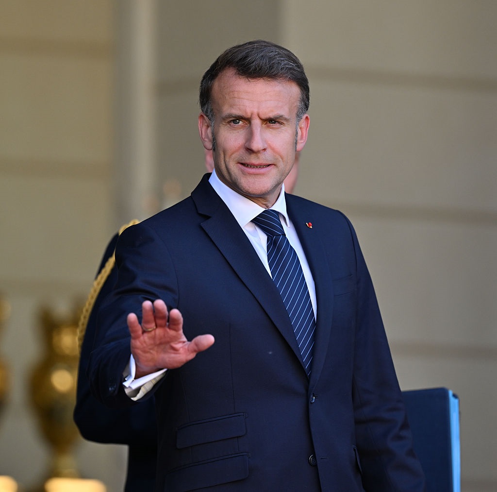 Макрон пообіцяв підтримку Франції переговорам Лівану та Ізраїлю