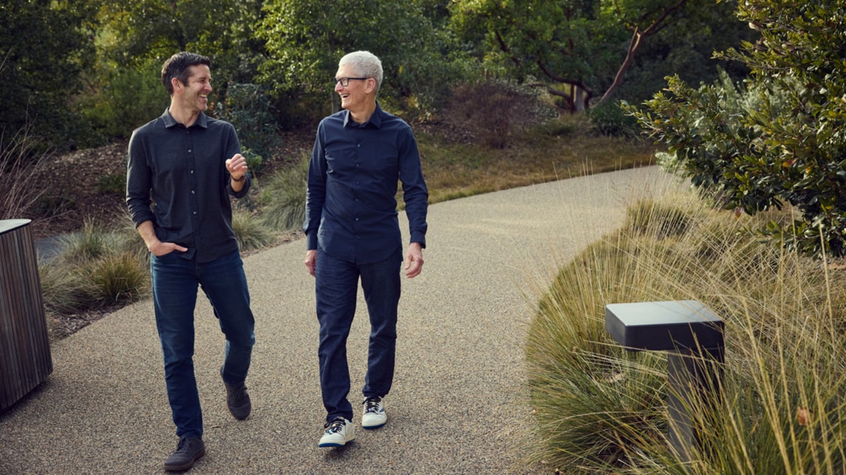 Тім Кук йде з посади гендиректора Apple
