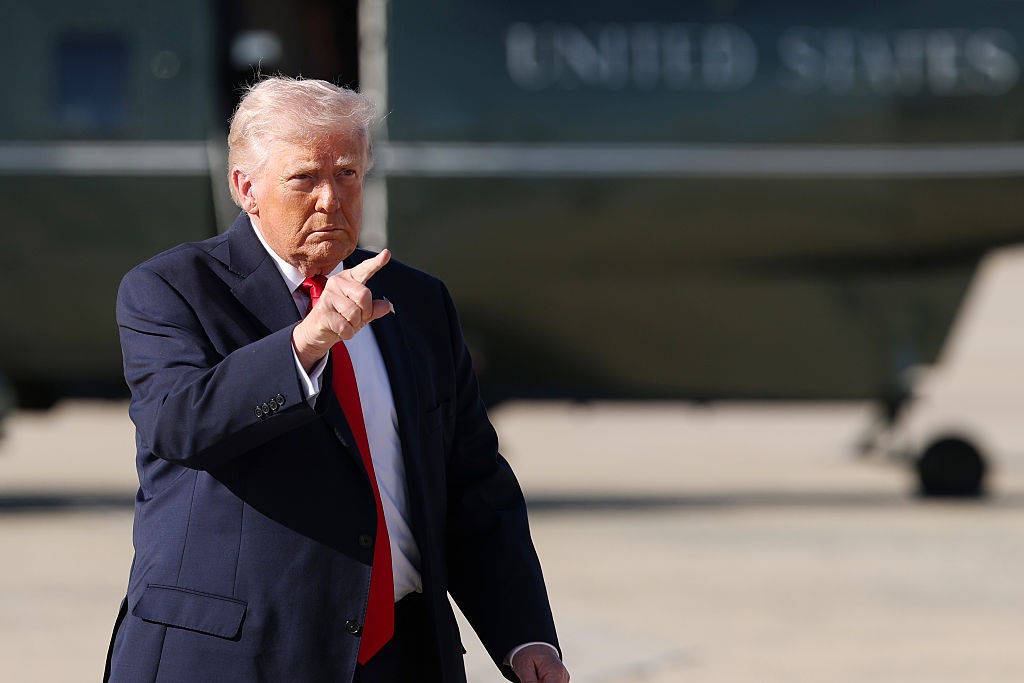 Трамп заявив про “цілковитий контроль” на Ормузькою протокою
