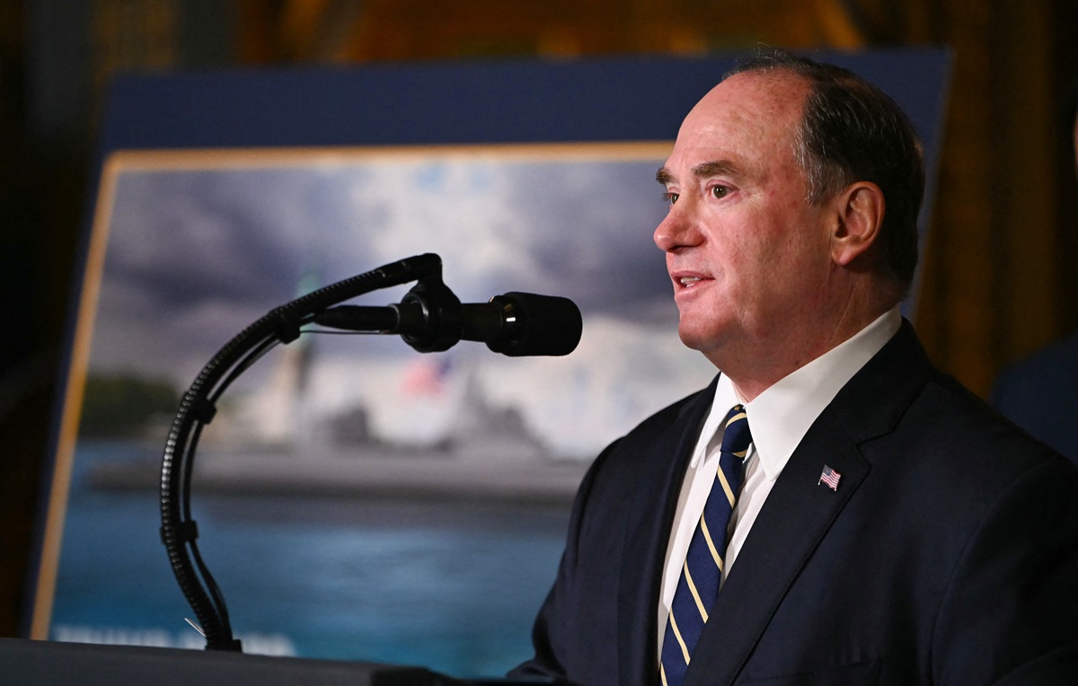 У Пентагоні заявили про відставку міністра ВМС США