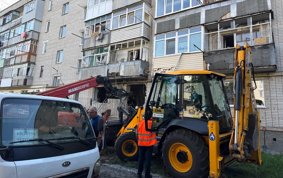 РФ вдарила дронами по Конотопу: є жертва та поранені